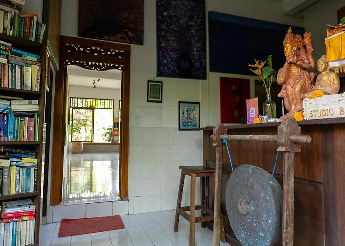 Santra Putra At Karja Art Space